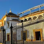 Wellhome Sevilla En El Mercado Del Arenal, Plaza De Toros